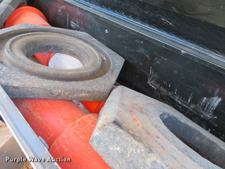 image for item DH0548 2004 Freightliner Business Class M2  digger derrick truck