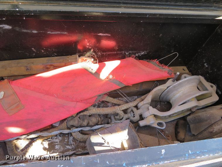 image for item DH0548 2004 Freightliner Business Class M2  digger derrick truck