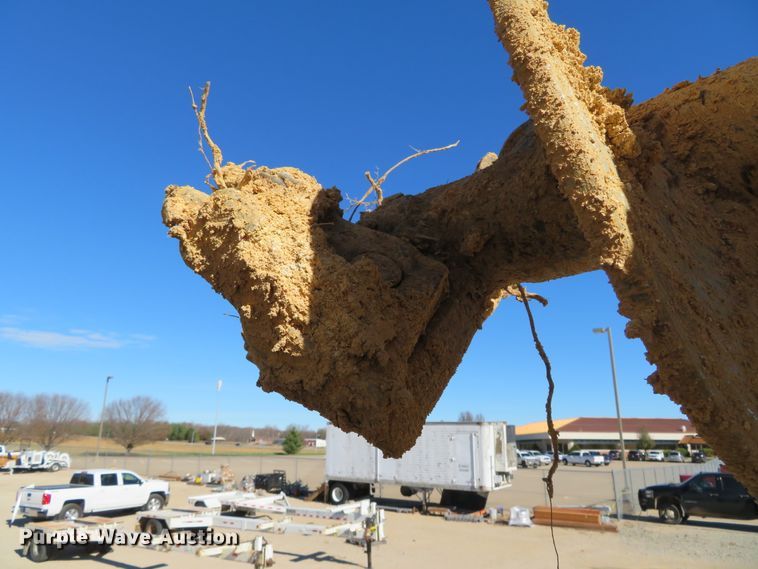 image for item DH0548 2004 Freightliner Business Class M2  digger derrick truck