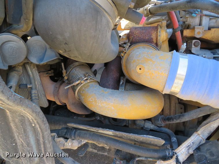 image for item DH0548 2004 Freightliner Business Class M2  digger derrick truck