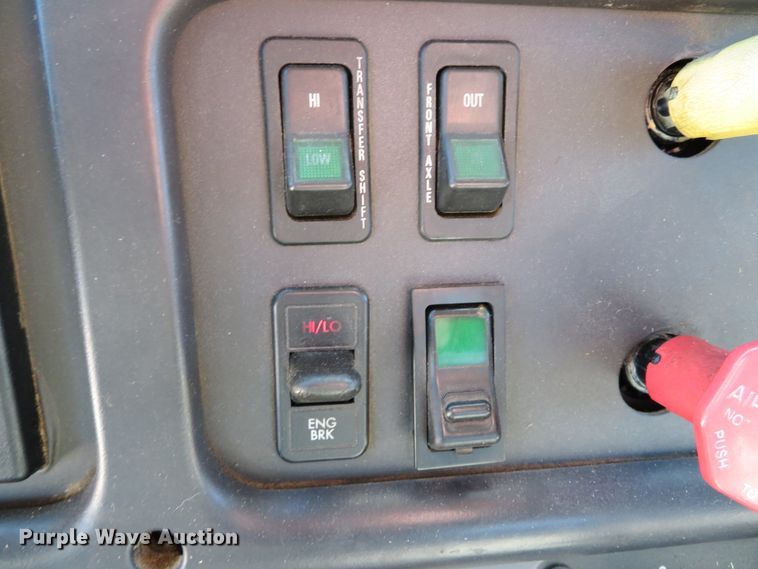 image for item DH0548 2004 Freightliner Business Class M2  digger derrick truck