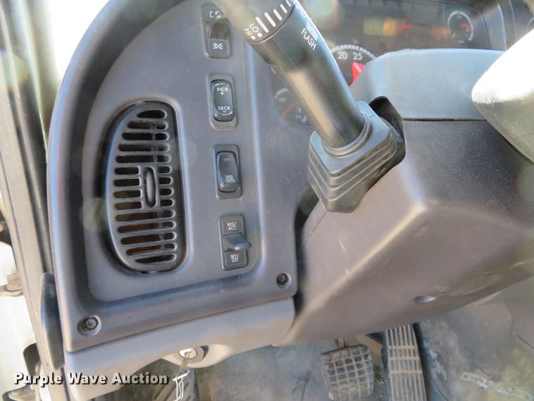 image for item DH0548 2004 Freightliner Business Class M2  digger derrick truck