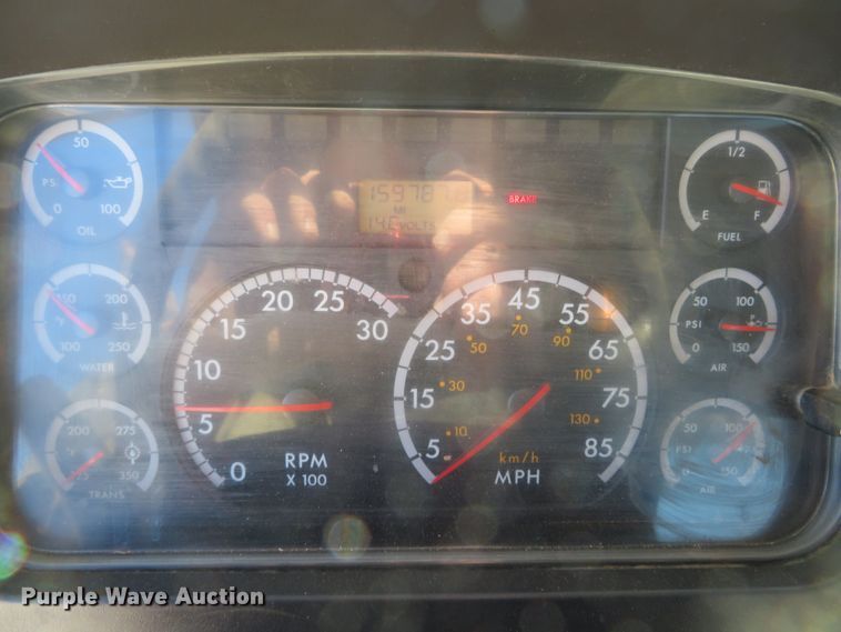 image for item DH0548 2004 Freightliner Business Class M2  digger derrick truck