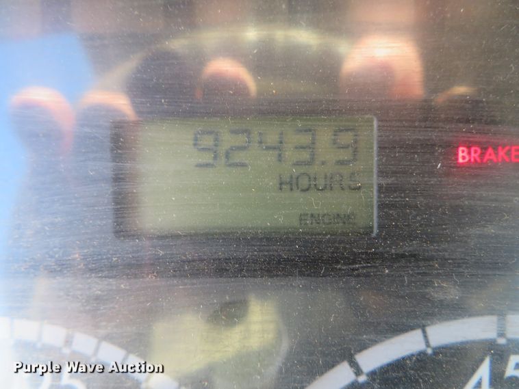 image for item DH0548 2004 Freightliner Business Class M2  digger derrick truck