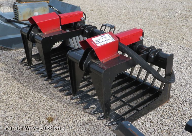 image for item DH0572 Skid steer grapple bucket