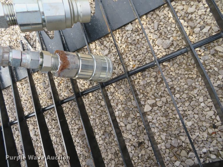 image for item DH0572 Skid steer grapple bucket