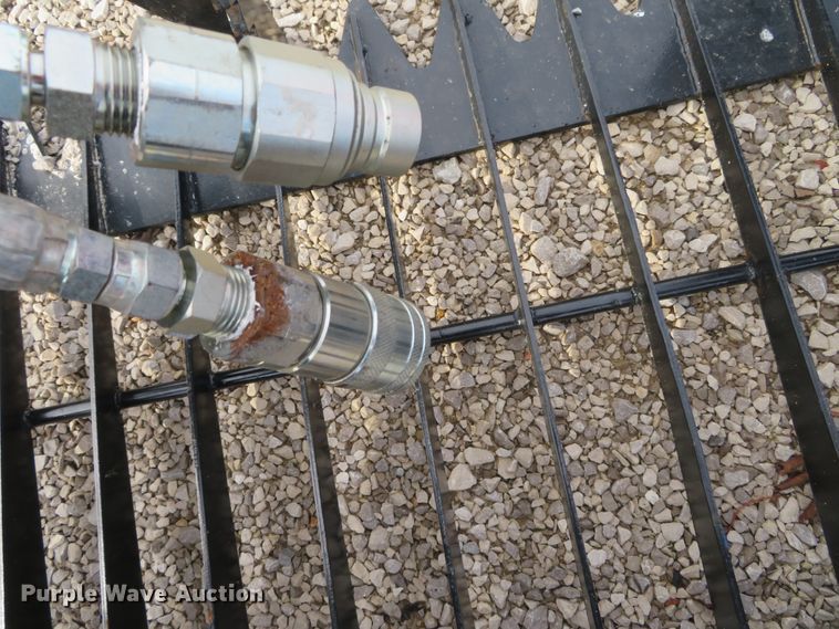 image for item DH0572 Skid steer grapple bucket