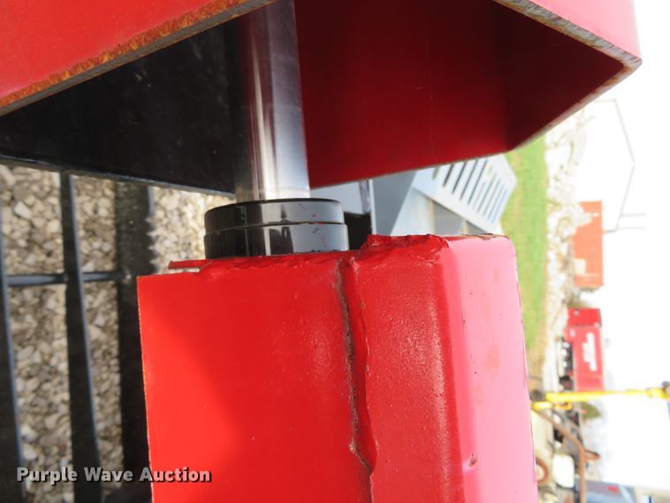 image for item DH0572 Skid steer grapple bucket