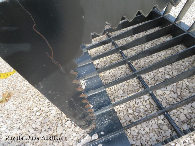 image for item DH0572 Skid steer grapple bucket