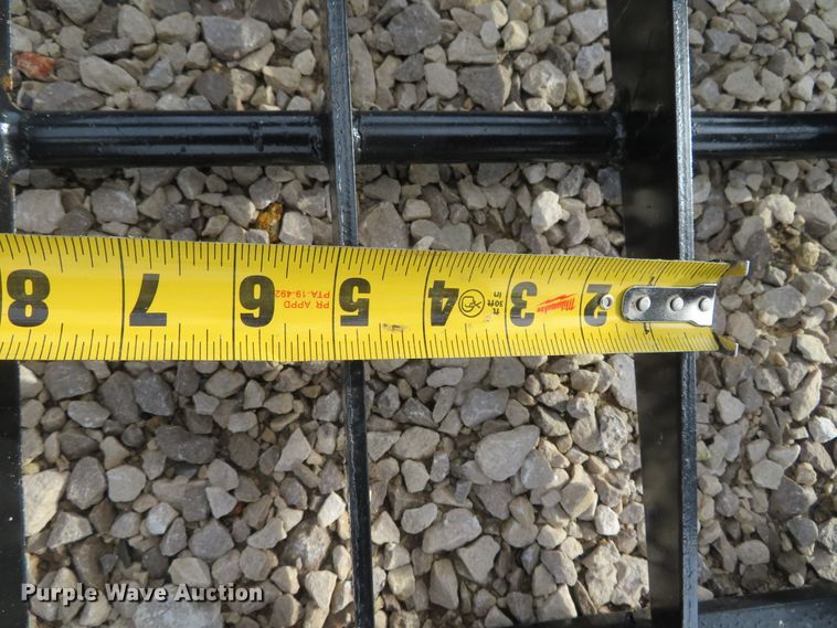 image for item DH0572 Skid steer grapple bucket