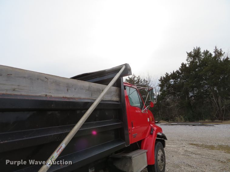 image for item DH0576 2007 Sterling LT8500  dump truck