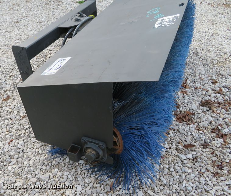 image for item DH0579 Skid steer broom