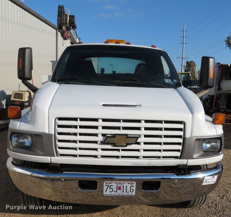 image for item DH0590 2007 Chevrolet C5500  service truck with crane