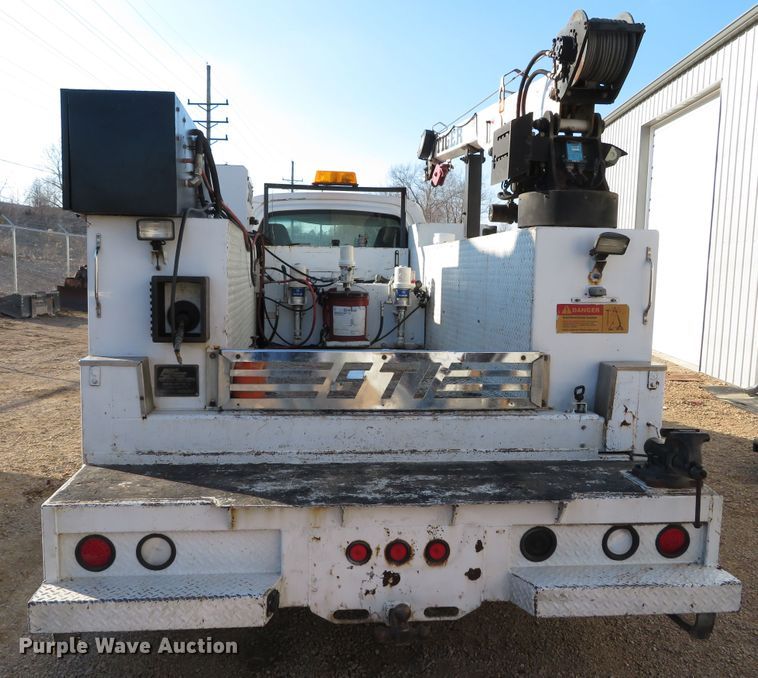 image for item DH0590 2007 Chevrolet C5500  service truck with crane