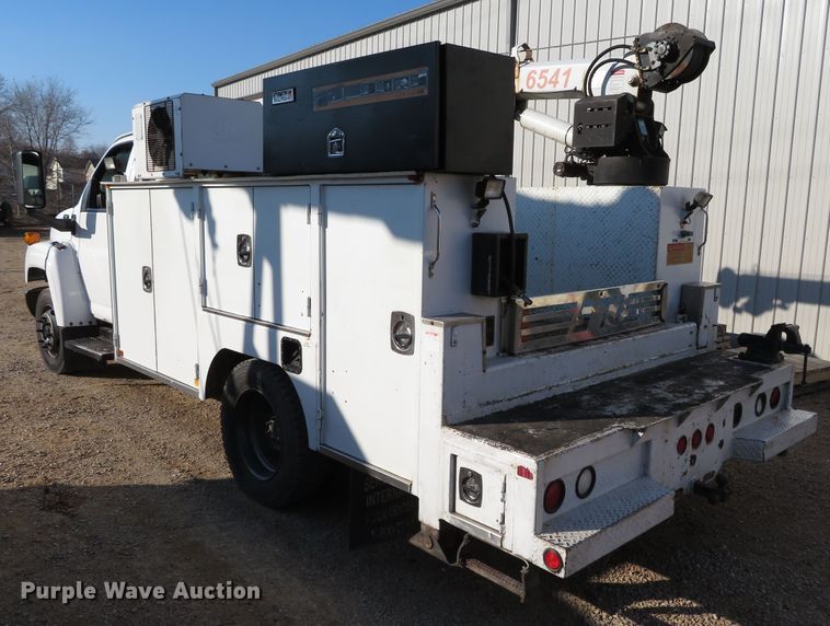 image for item DH0590 2007 Chevrolet C5500  service truck with crane