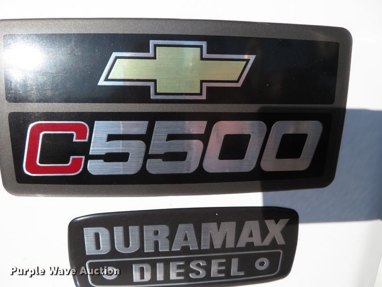 image for item DH0590 2007 Chevrolet C5500  service truck with crane