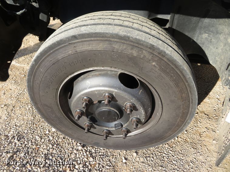 image for item DH0590 2007 Chevrolet C5500  service truck with crane