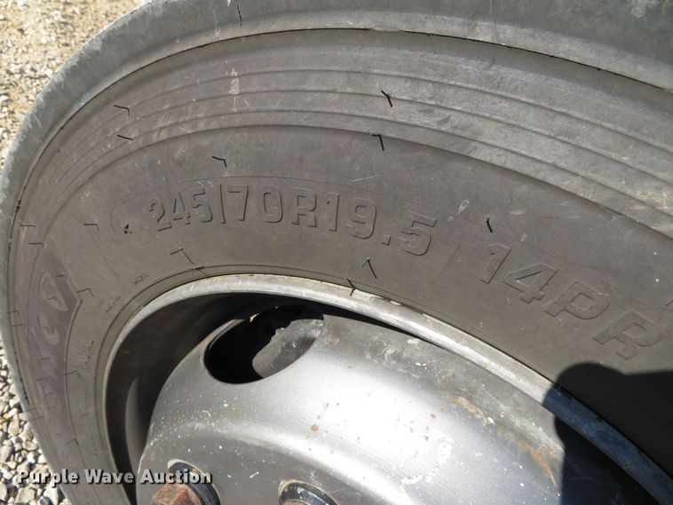 image for item DH0590 2007 Chevrolet C5500  service truck with crane