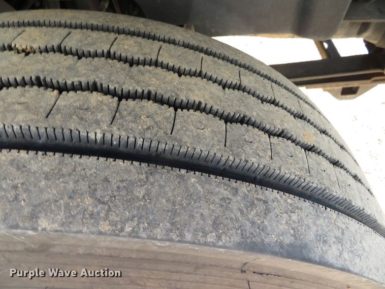 image for item DH0590 2007 Chevrolet C5500  service truck with crane