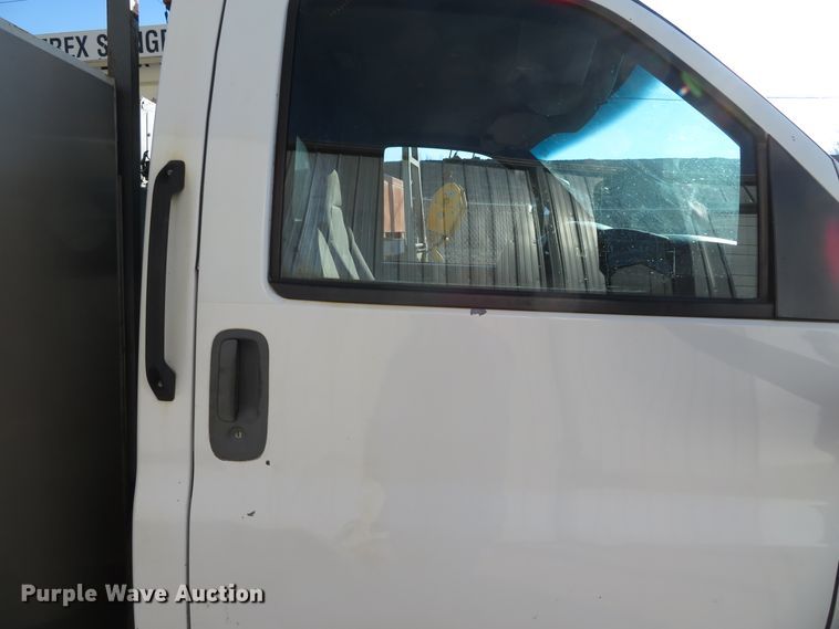 image for item DH0590 2007 Chevrolet C5500  service truck with crane