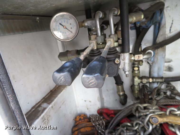 image for item DH0590 2007 Chevrolet C5500  service truck with crane