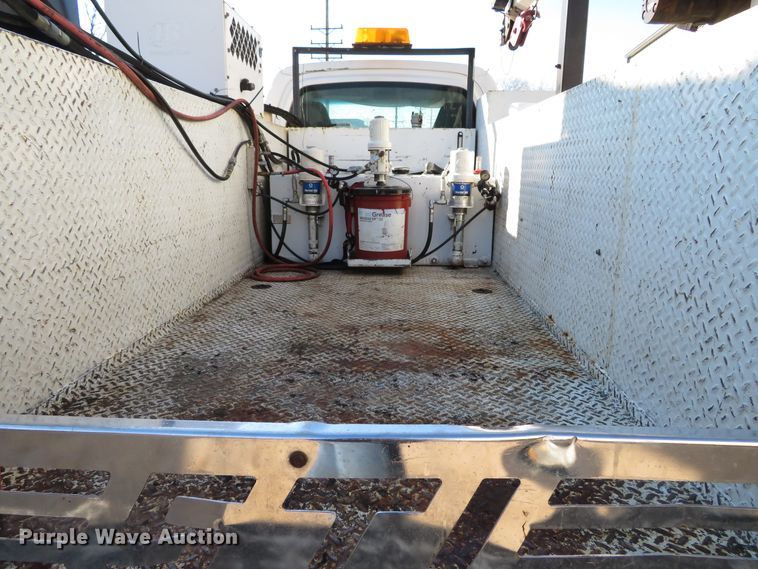 image for item DH0590 2007 Chevrolet C5500  service truck with crane