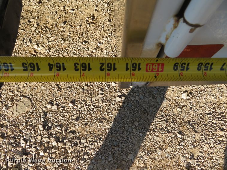 image for item DH0590 2007 Chevrolet C5500  service truck with crane