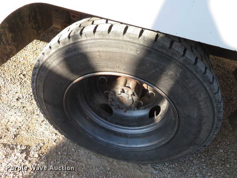 image for item DH0590 2007 Chevrolet C5500  service truck with crane