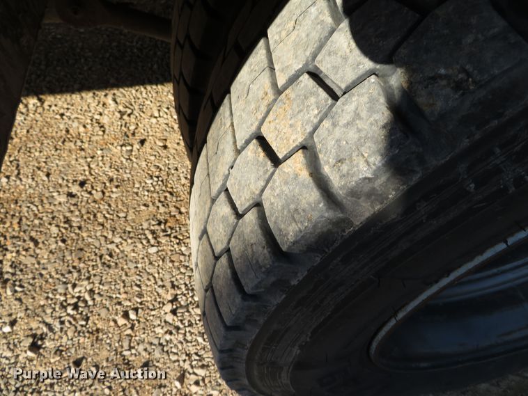 image for item DH0590 2007 Chevrolet C5500  service truck with crane