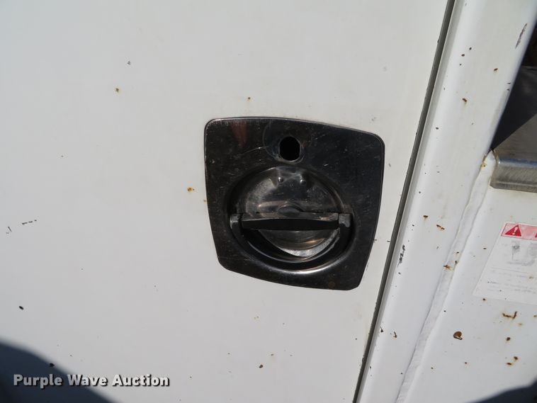 image for item DH0590 2007 Chevrolet C5500  service truck with crane