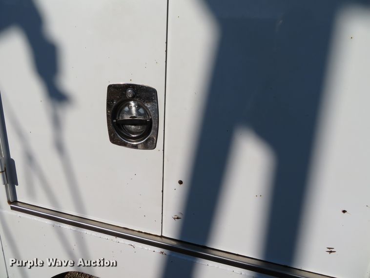 image for item DH0590 2007 Chevrolet C5500  service truck with crane