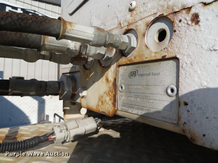 image for item DH0590 2007 Chevrolet C5500  service truck with crane