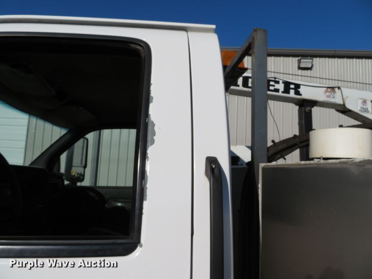 image for item DH0590 2007 Chevrolet C5500  service truck with crane