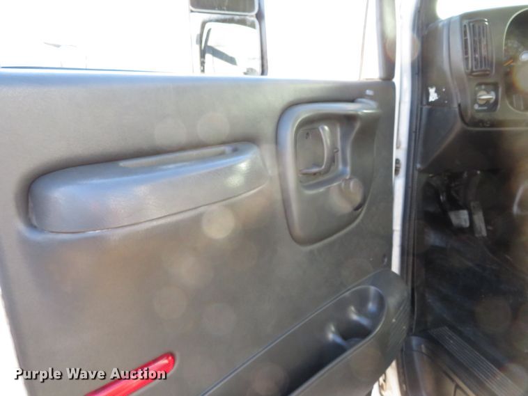 image for item DH0590 2007 Chevrolet C5500  service truck with crane