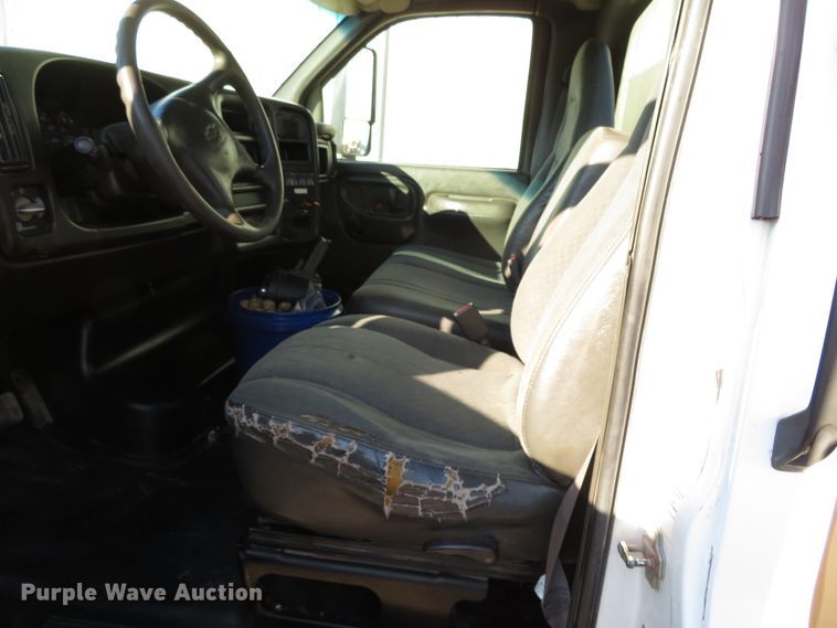 image for item DH0590 2007 Chevrolet C5500  service truck with crane