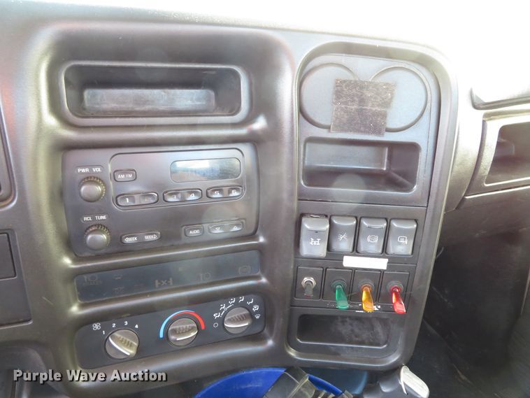 image for item DH0590 2007 Chevrolet C5500  service truck with crane