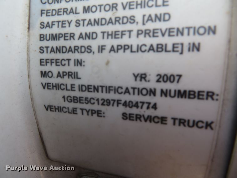 image for item DH0590 2007 Chevrolet C5500  service truck with crane