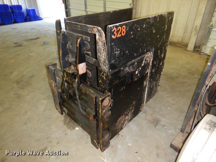 Atlas CC35E forklift squeeze clamp in Justin, TX Item DH5394 sold