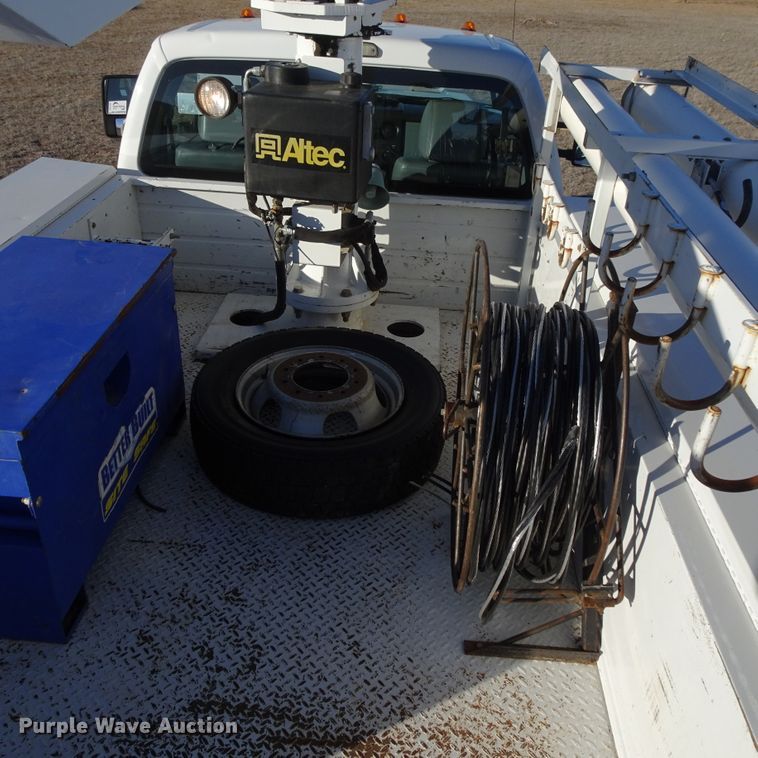 image for item DI0795 2011 Ford F450 Super Duty  bucket truck