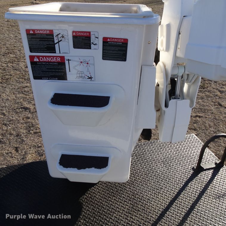 image for item DI0795 2011 Ford F450 Super Duty  bucket truck