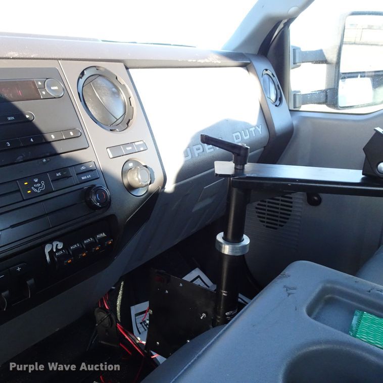 image for item DI0795 2011 Ford F450 Super Duty  bucket truck