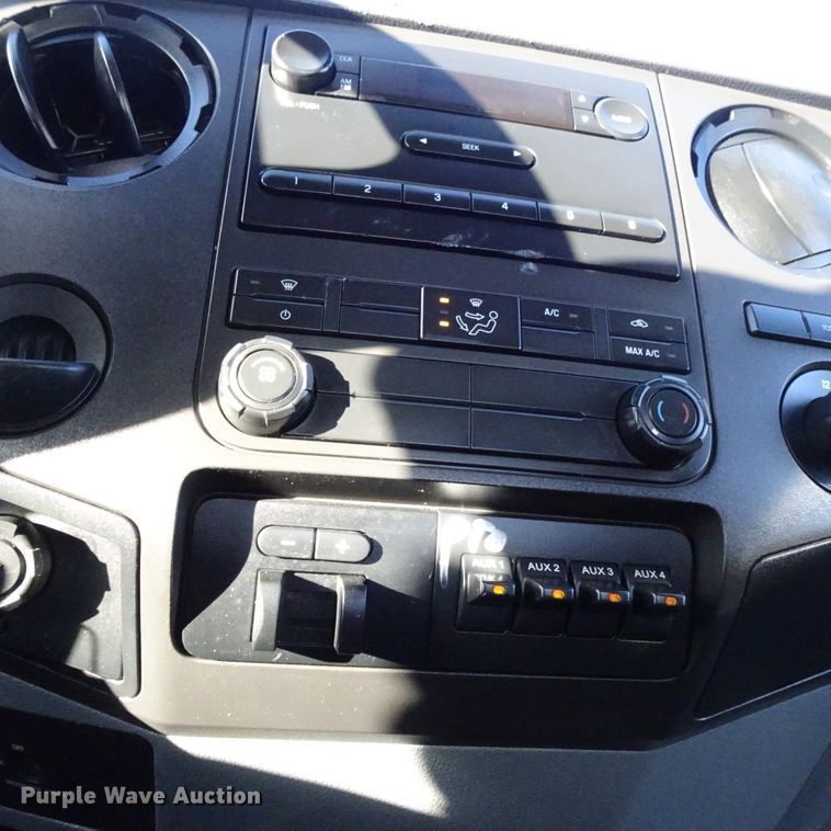 image for item DI0795 2011 Ford F450 Super Duty  bucket truck