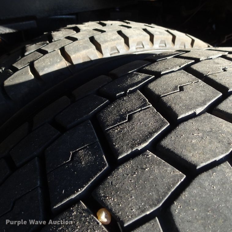 image for item DI0795 2011 Ford F450 Super Duty  bucket truck