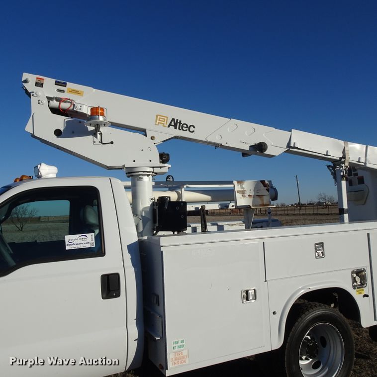image for item DI0796 2011 Ford F450 Super Duty  bucket truck