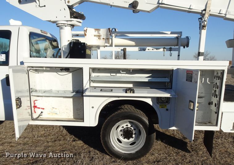 image for item DI0796 2011 Ford F450 Super Duty  bucket truck