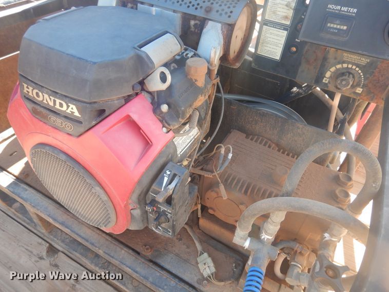 image for item DI3624 2006 Tex Mex utility trailer with pressure washer