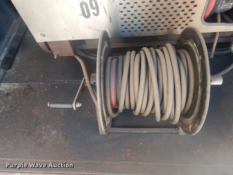 image for item DI3625 2010 CM enclosed cargo trailer with pressure washer