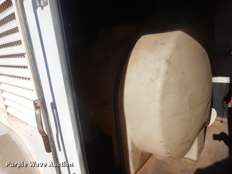 image for item DI3625 2010 CM enclosed cargo trailer with pressure washer