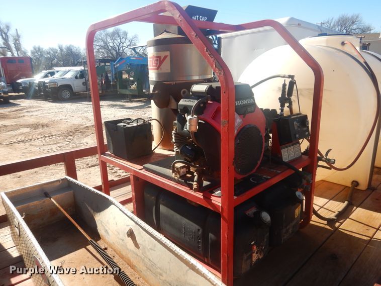 image for item DI3626 2013 Horse Creek utility trailer with pressure washer