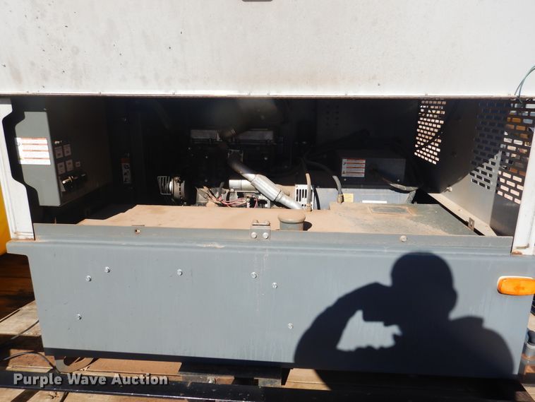 image for item DI3634 2013 Top Hat utility trailer with light plant